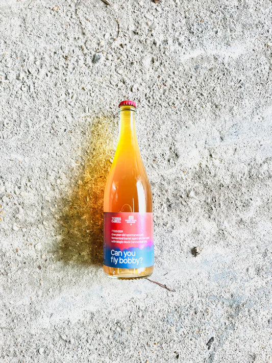 can you fly bobby ? 1 year old Spontaneously fermented barrel aged ale blended with Cannonball IPA 7% 750ml